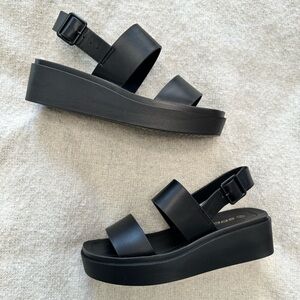 Soda Black Platform Sandals - Women’s Size 7.5 - New in Box